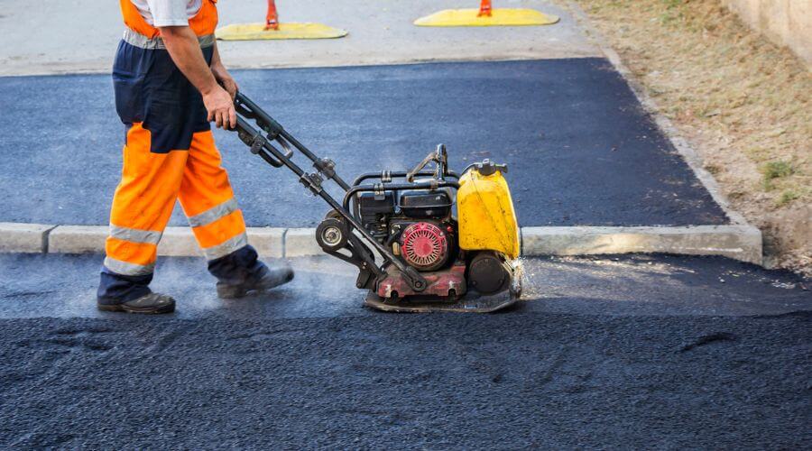 Professional gutter cleaning in Mandeville, LA